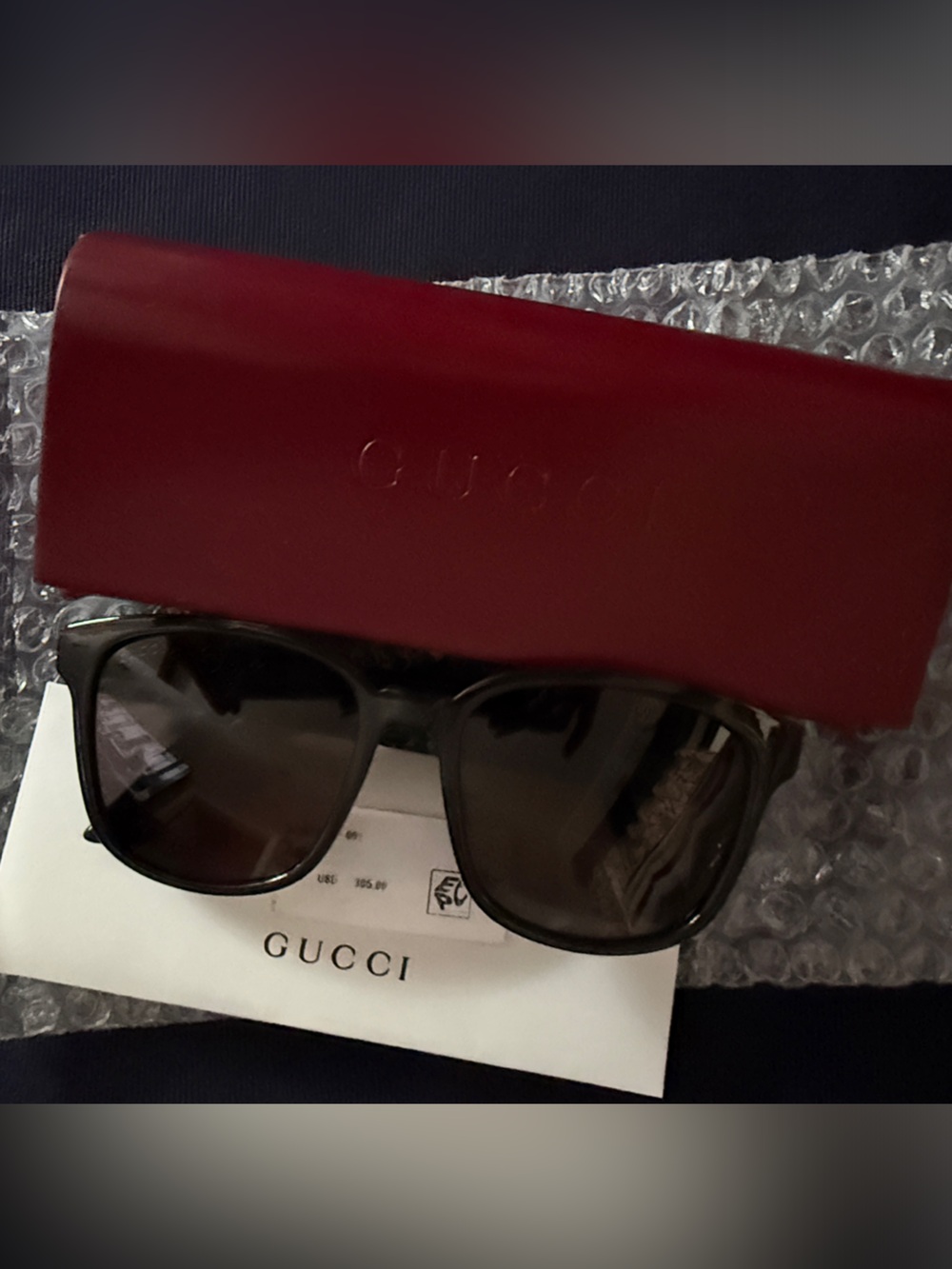 Gucci Black Sunglasses with Dark Lenses - Picture 3 of 7
